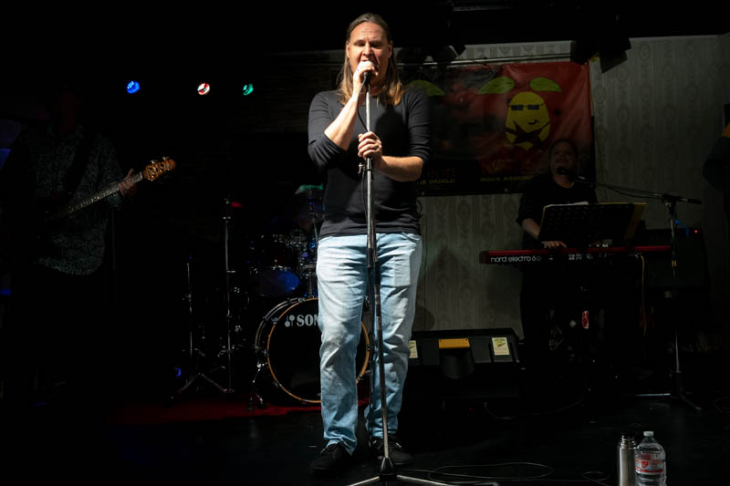 hier sollte ein Bild vom S�nger und Bassisten erscheinen