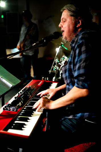 hier sollte ein Bild vom Keyboarder erscheinen